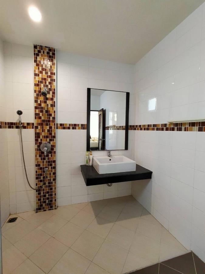 فندق K.M. House Krabi town المظهر الخارجي الصورة