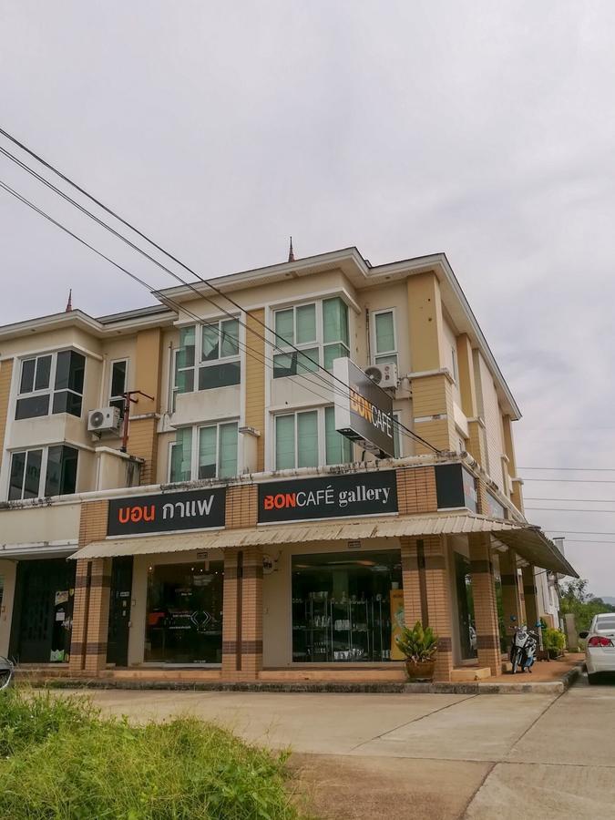 فندق K.M. House Krabi town المظهر الخارجي الصورة